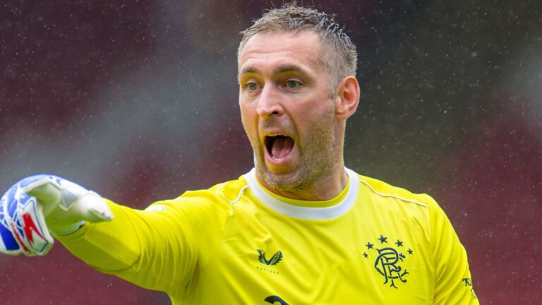 McGregor signs one-year Rangers extension