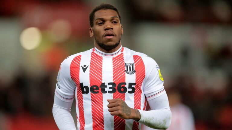 Rangers complete deal for Sterling