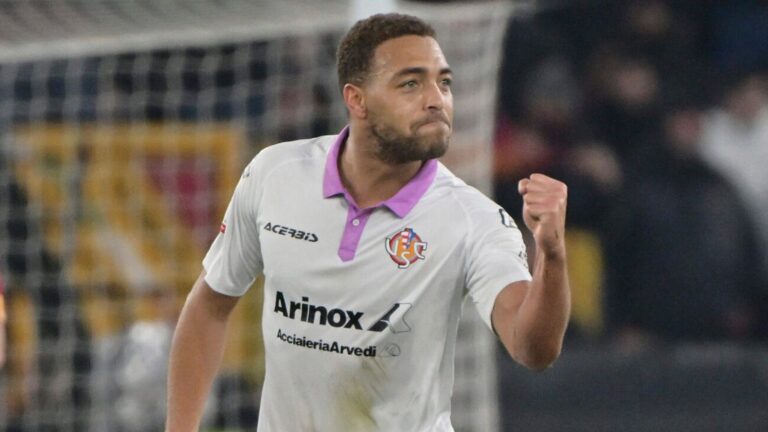 Rangers complete signing of Dessers from Cremonese