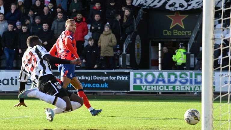 Dessers strike sees Rangers edge St Mirren