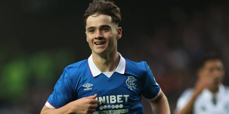 Outshone by Curtis: Martin must axe “non-existent” Rangers dud after UCL