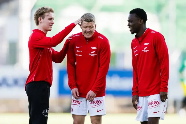 Former Celtic striker convinced Rangers winger to depart Ibrox