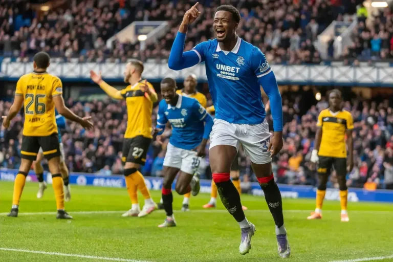 Manny Fernandez “happy” in response to transfer speculation but defender in no rush to leave Ibrox