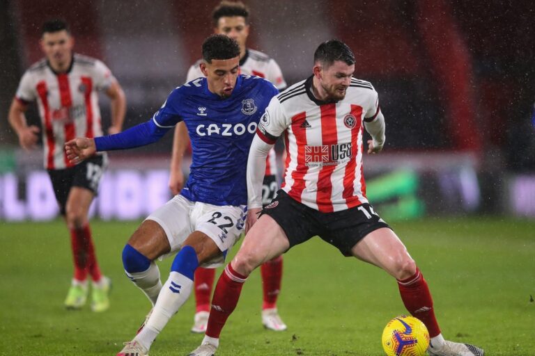 Former Everton and Sheffield United star completes Rangers medical as transfer comes with ‘significant’ twist