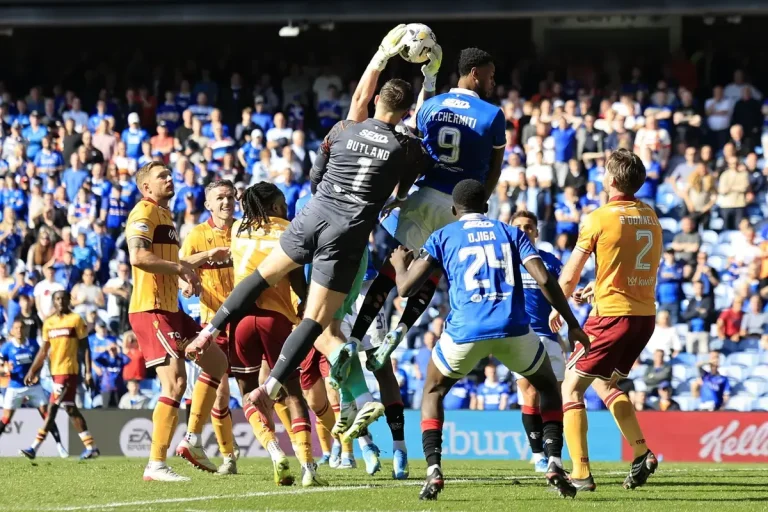 Derek McInnes exposes tactical flaws as Rangers secure dominant Ibrox victory