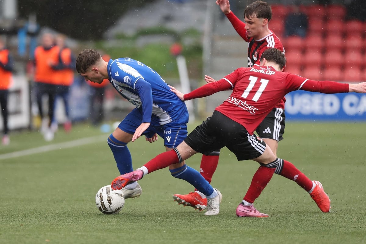 SATURDAY STATS: At-a-glance Premiership and Championship round-up with Irish League line-ups