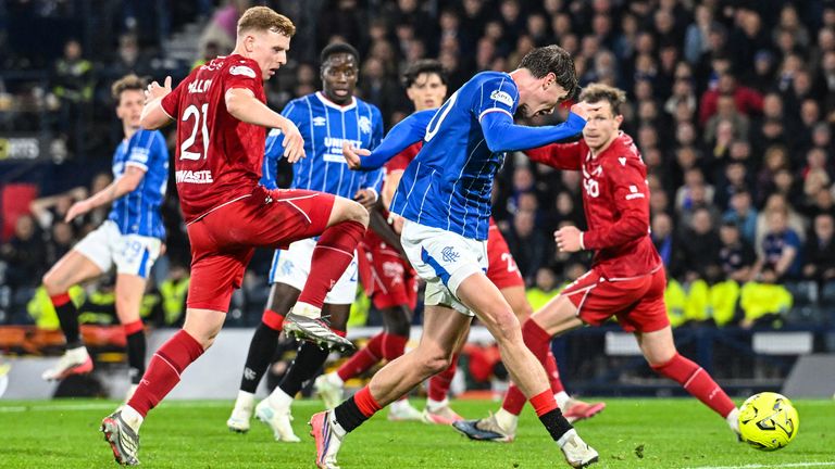 Naderi strikes late to send Rangers into League Cup final